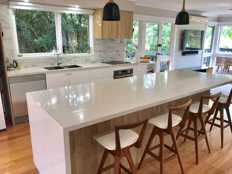 Open plan entertainer’s kitchen