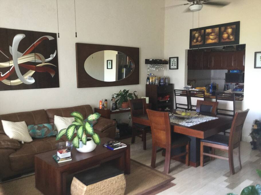 Comedor y estancia con tv