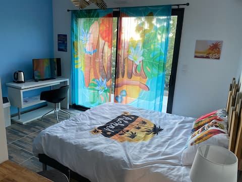 Successful Airbnb property: New studio with terrace, parking 150 m from the beach in La Grande Motte
