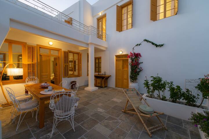 Deux Siècles Villa – Central Apollonia gallery image 5