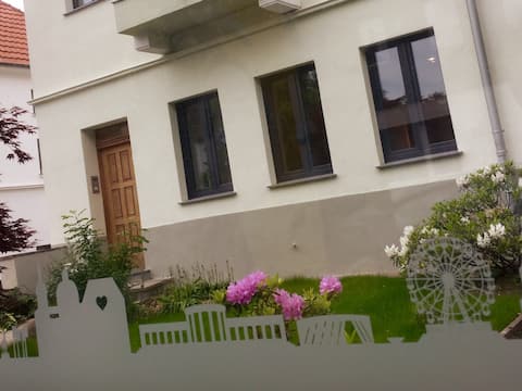 Grüne Stadtvilla am Park