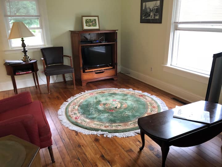 Cute And Quaint Home In Downtown Boyne City - Boyne City, MI