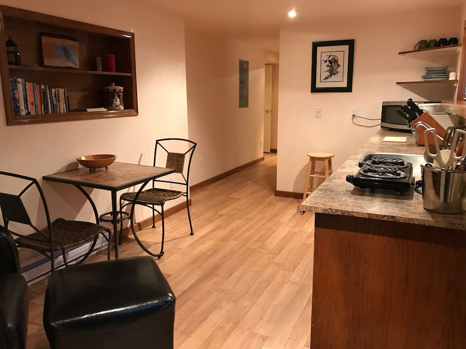 Kitchen/sitting area