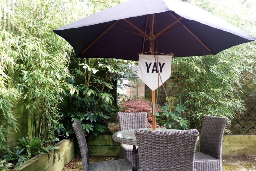 Secluded, pretty courtyard garden.