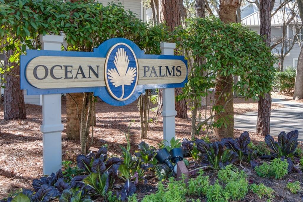 Ocean Palms Entrance