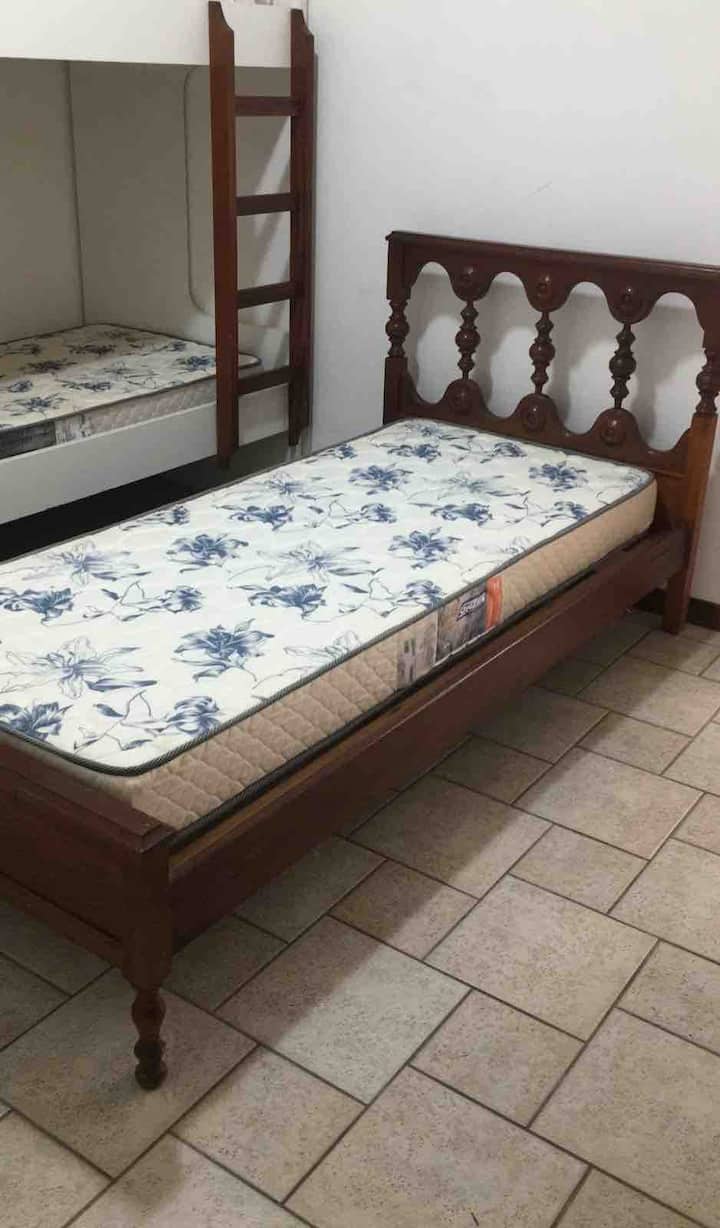 غرفة نوم 3 
1 سرير بطابقين + 1 سرير مفرد جديد 