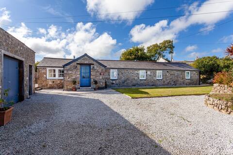 Luxe Romantic Private Barn Nr. Penzance & St Ives