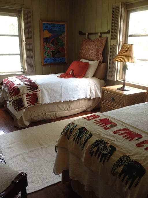 Twin bedroom