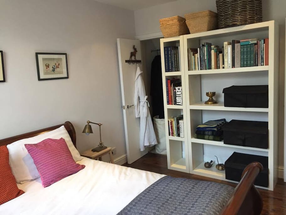 Guest bedroom