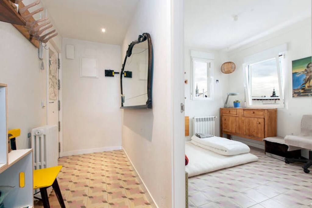 Pasillo entrada. Dormitorio 1.