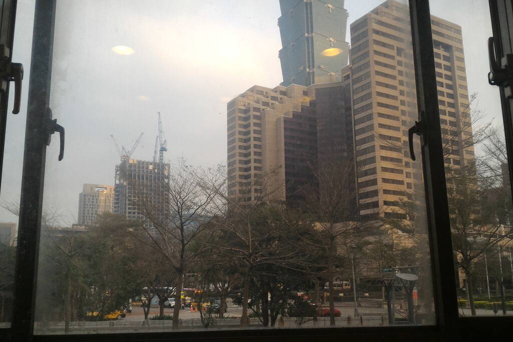 窗外台北101