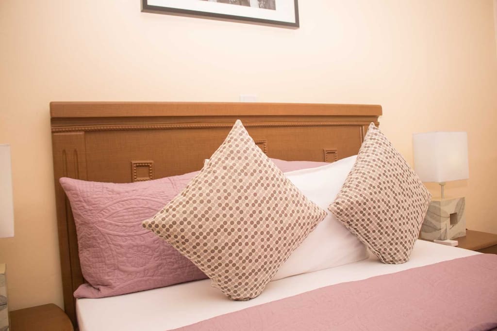 Simmons premium comfy queen beds