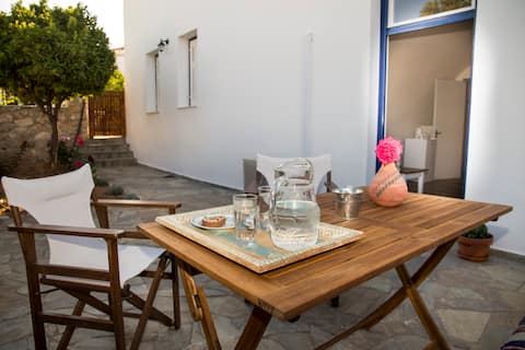 Theros Guesthouse Spetses