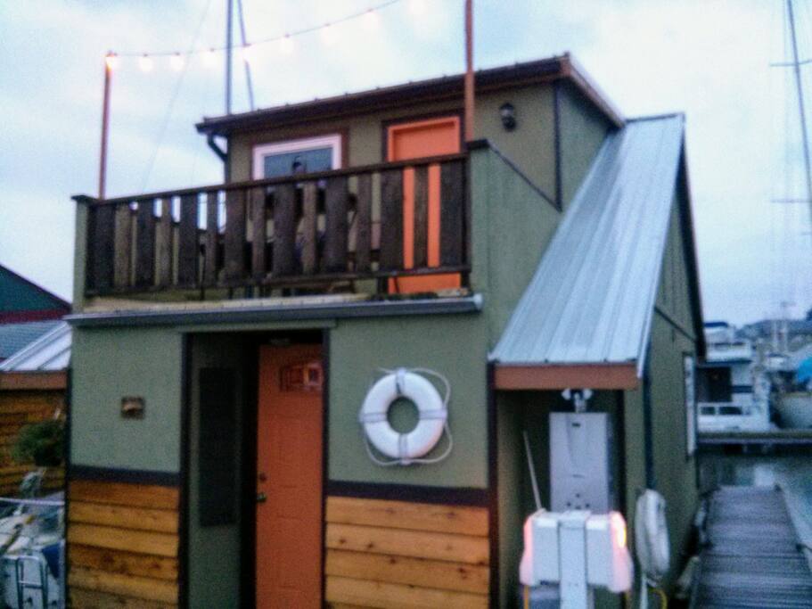 Front entrance and upstairs balcony