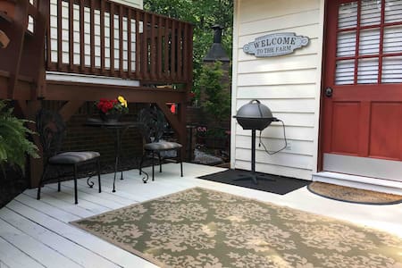 Oma's Farmhouse romantic getaway.