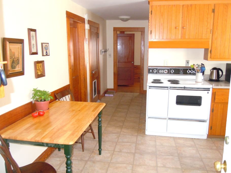 Spacious kitchen - you are welcome to use.