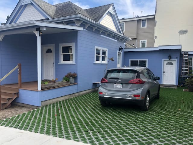 Remodeled Victorian near downtown Pacific Grove