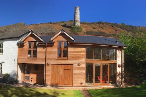 Popular Airbnb listing: Copper Crusher in St. Agnes