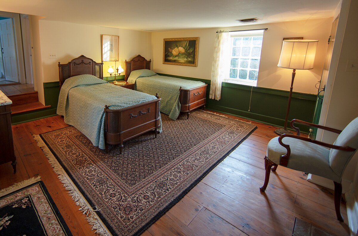 Тази стая има собствено стълбище, оо лала!