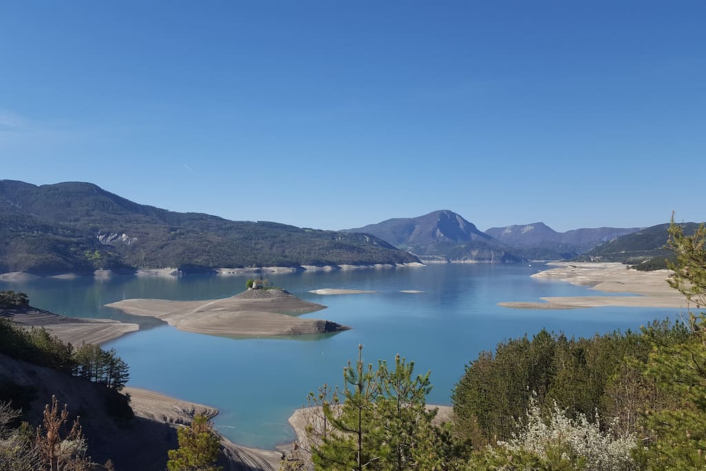 La baie St Michel au lac de Serre-Ponçon