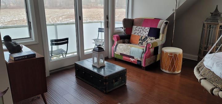 This is the 6th bedroom suite it is available for all long term rentals and can be rented at  additional costs if you want a 6th bedroom and 4th bathroom and indoor jacuzzi
Balcony off the bedroom sitting area 