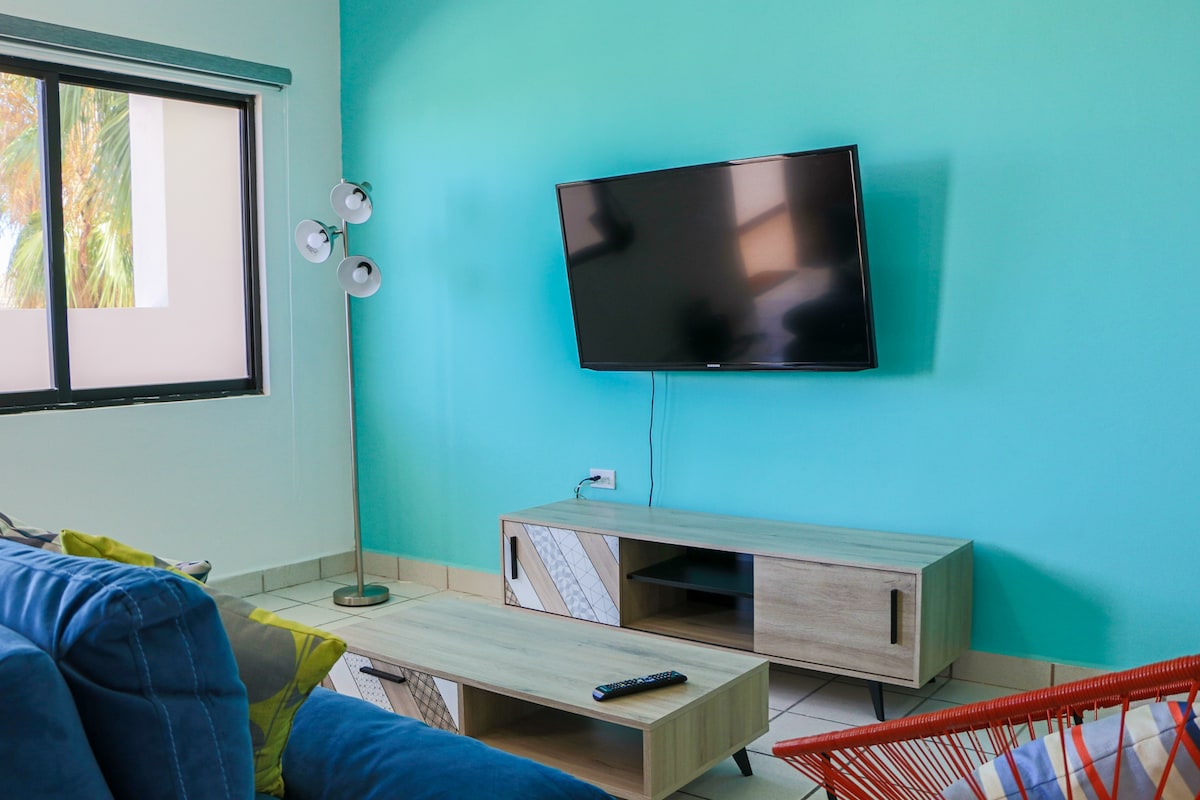 טלוויזיה חכמה 50אינץ '