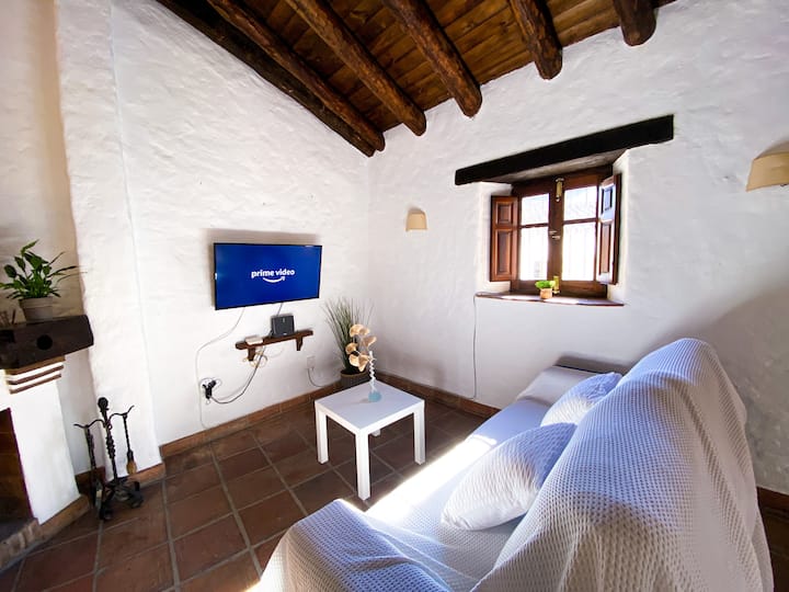 Casabenadalid. Casa Rural Con Piscina. - Andalusia