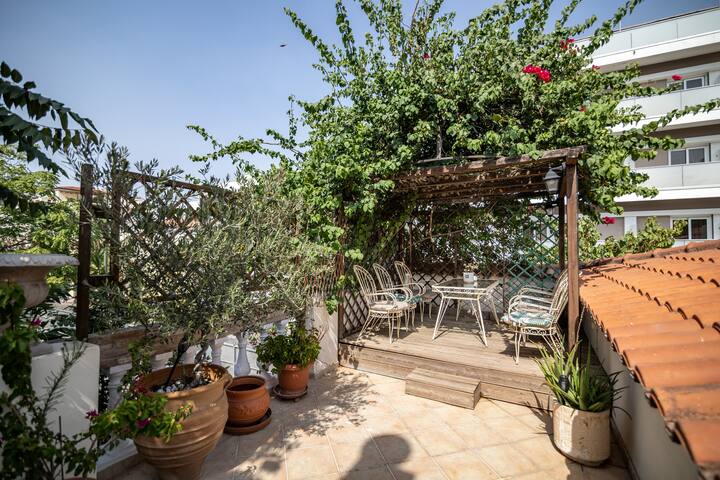 Villa 250m with Acropolis view, terrace & parking gallery image 3