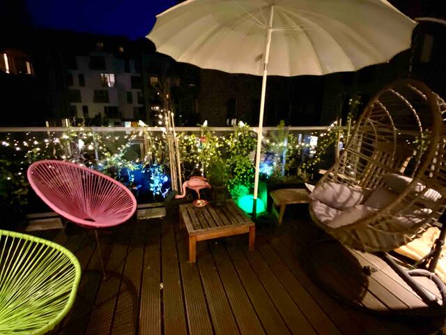 A beautiful spacious and sunny apartment in the heart of Berlin! gallery image 3