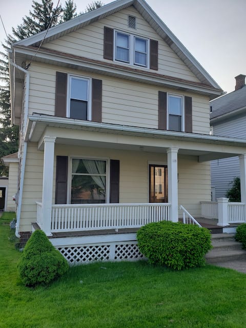 Olean Ny 4 bedrms. entire house. St. Bonaventure