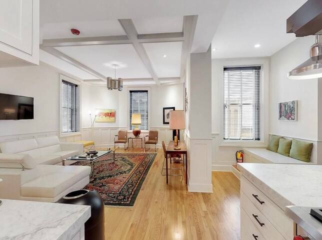 Elegant 6 Bedroom Penthouse on Thames gallery image 4