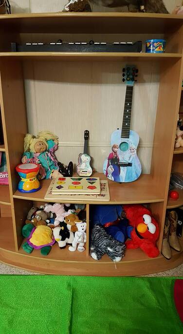 Toys & Puzzles
