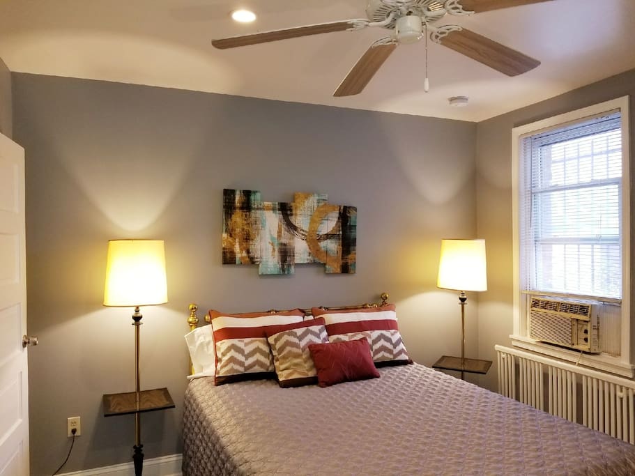 Large Private Secure Queen Bed Private, bedroom sleeps 2.