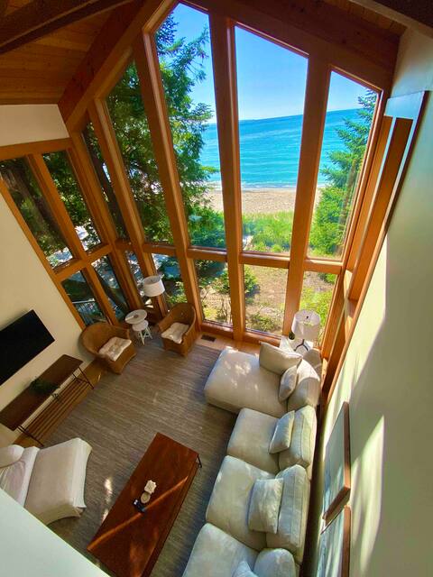 Idyllic Beach Home. Fall dates available!