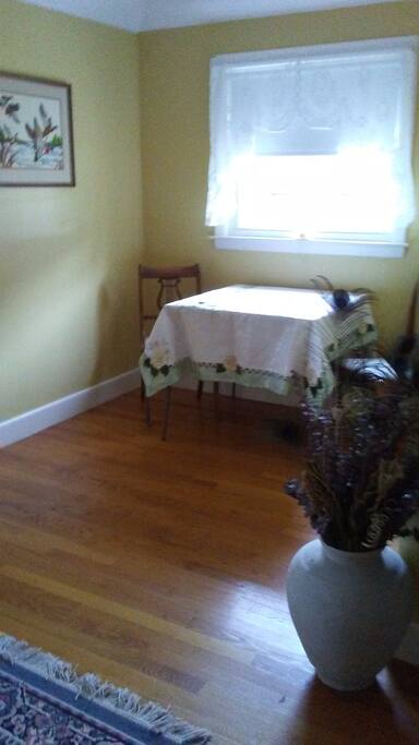 Large Alcove Area in Bedroom
