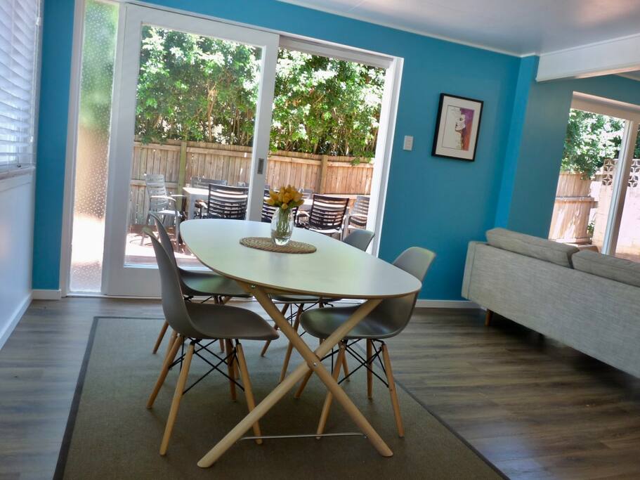 Open plan living & dining