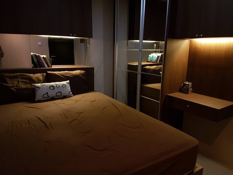 Queen Size Bed - Main Bedroom
