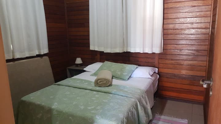 Split klimatizovaná spálňa s manželskou posteľou