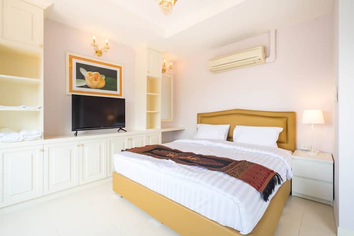 Suite Room 2, River Bridge View