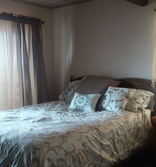 Queen sized bed.