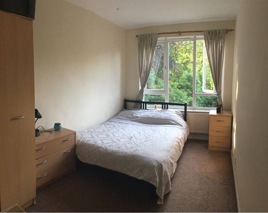 Cosy double room great location for female only - 그레이터 런던의 아파트에서 살아보기, 잉글랜드, 영국