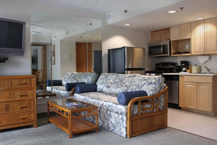 1bdrm 2bth, Waikiki Resort Condo 100steps To Beach - Honolulu, HI