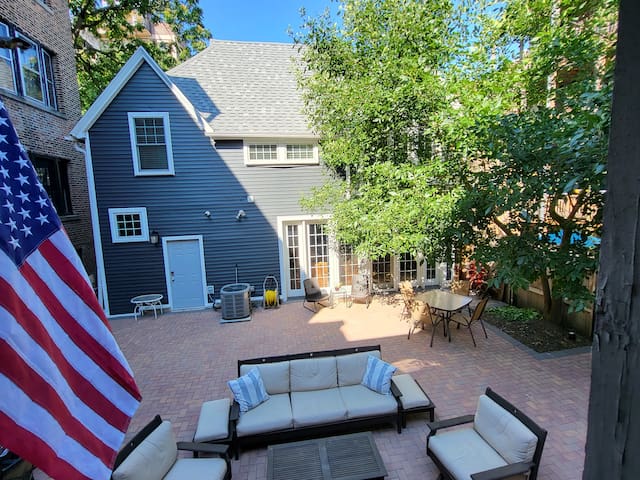 2 br, 2 bt, UChicago Coachman’s Guesthouse