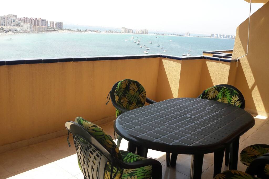 Terraza con vistas al Mediterráneo