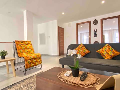 Urban Brightness 2bedroom + 2.5 bathroom- AKOMA