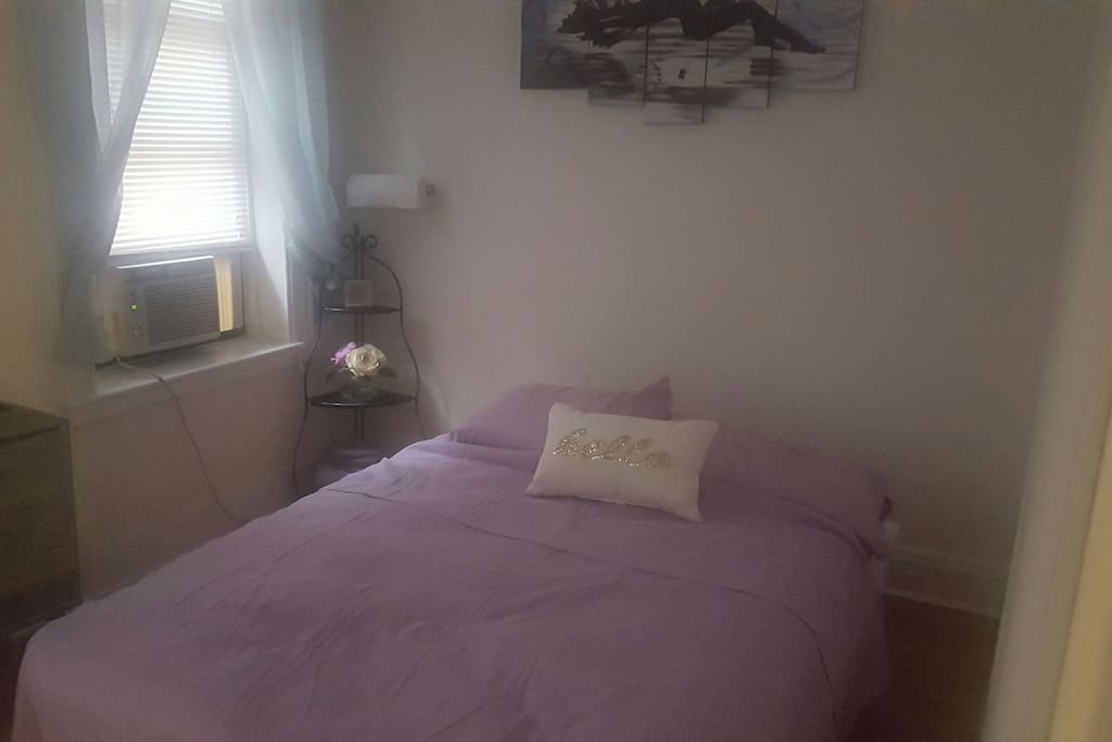 Larger bedroom...