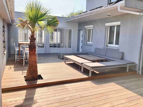 Family house lakeside for up to 15