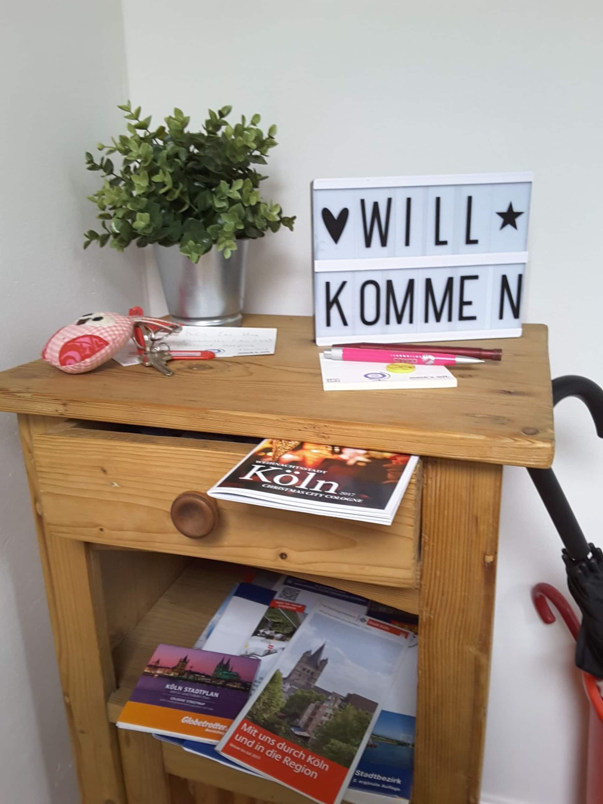 Charming old building apartment. Central in Bayenthal.