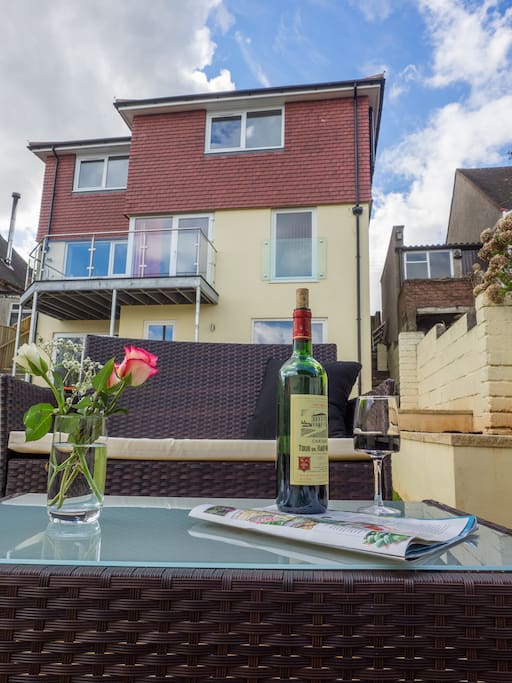 3 storey house with sea view of the bay, enclosed garden, plenty of room to enjoy!