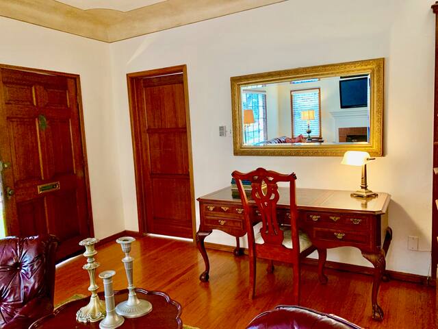 Big House at the Beach / Near Convention Center gallery image 4